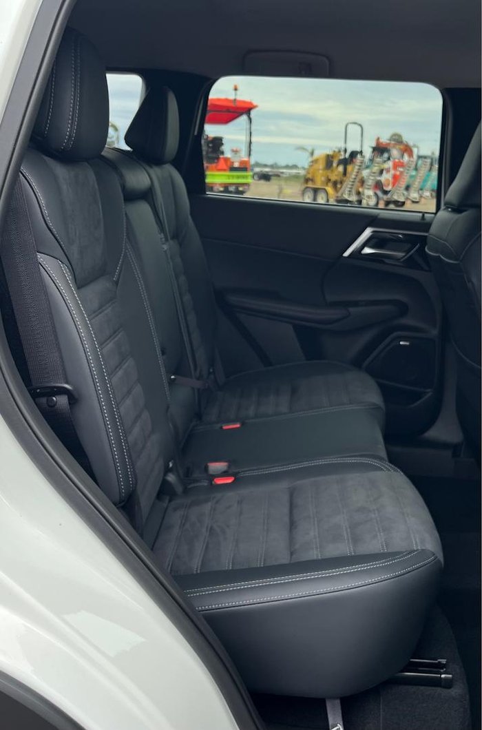 2025 Mitsubishi Outlander Aspire