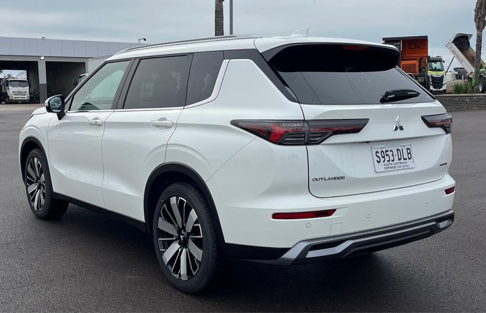 2025 Mitsubishi Outlander Aspire