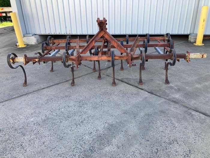 International Vibra Shank Frame