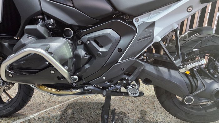 2026 BMW Motorrad R 1300 GS RACINGBLUE METALLIC