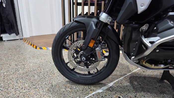 2026 BMW Motorrad R 1300 GS RACINGBLUE METALLIC