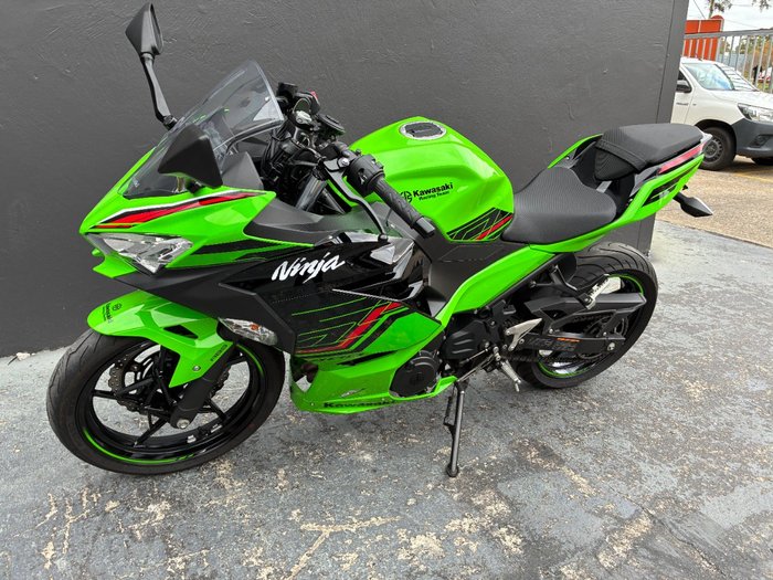 2023 Kawasaki NINJA 400 GREEN