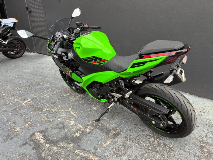 2023 Kawasaki NINJA 400 GREEN