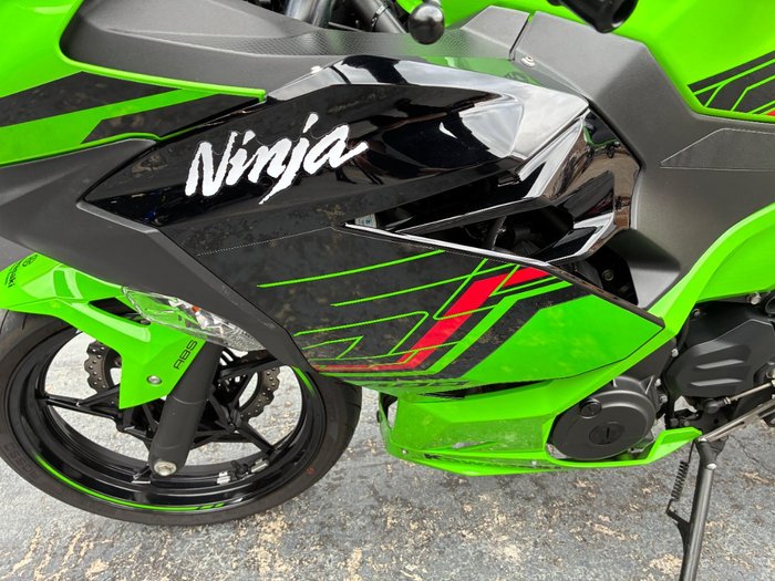 2023 Kawasaki NINJA 400 GREEN