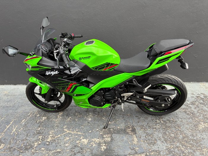 2023 Kawasaki NINJA 400 GREEN