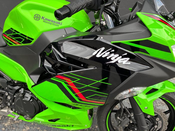 2023 Kawasaki NINJA 400 GREEN