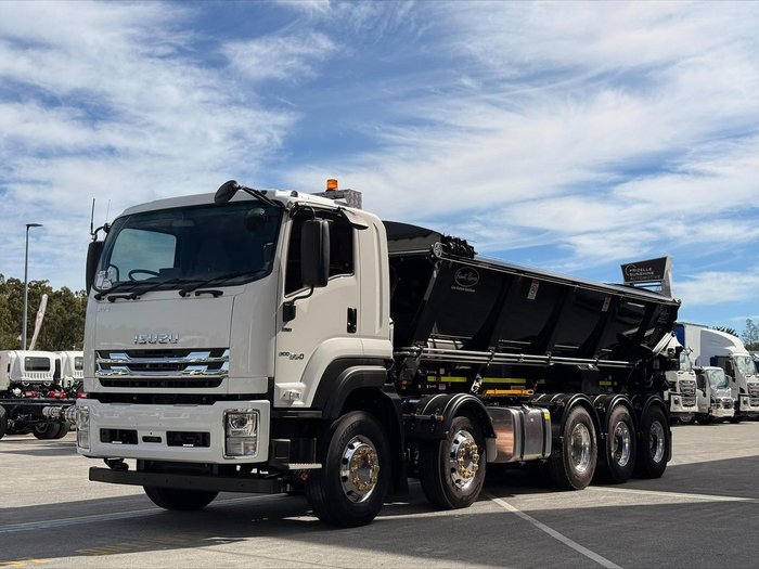 2025 Isuzu F Series FYJ 300-350 Auto XLWB