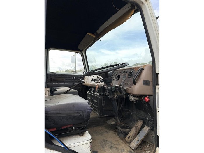 1989 International Acco 2250D