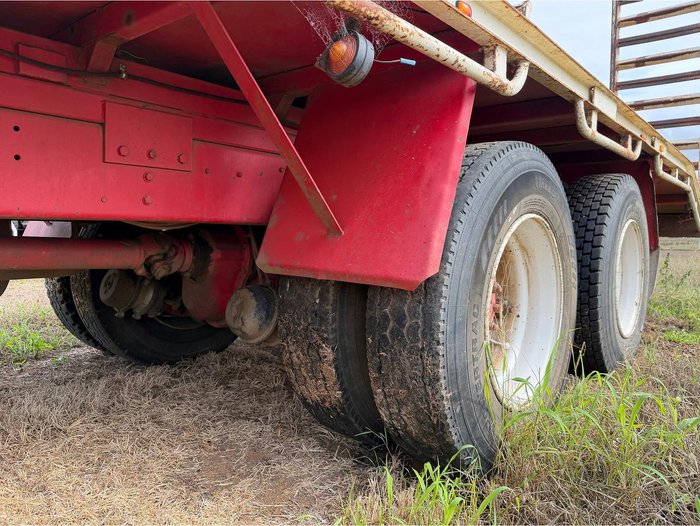 1989 International Acco 2250D