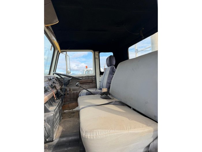 1989 International Acco 2250D