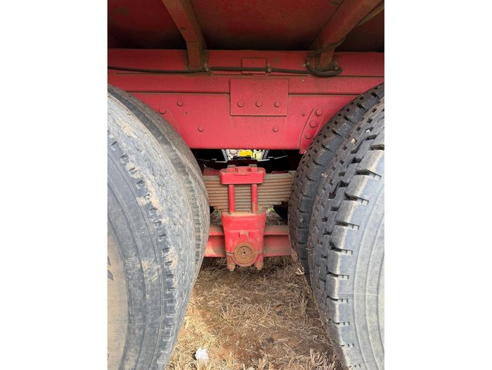 1989 International Acco 2250D