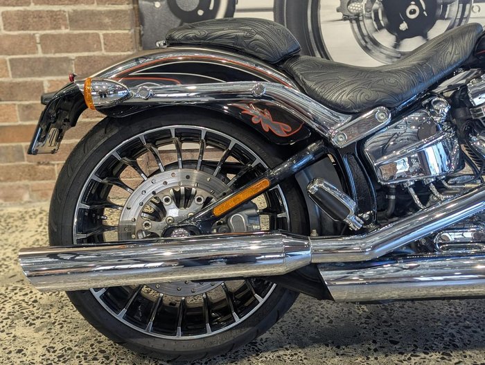 2014 Harley-Davidson Breakout 103 (FXSB) Softail Black