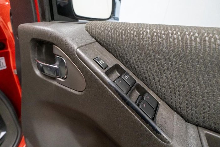 2012 Nissan Navara ST-X