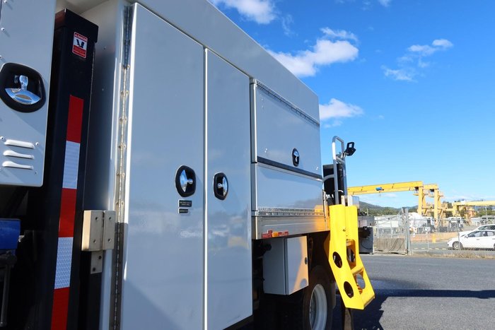 2014 Isuzu F Series FRR 500