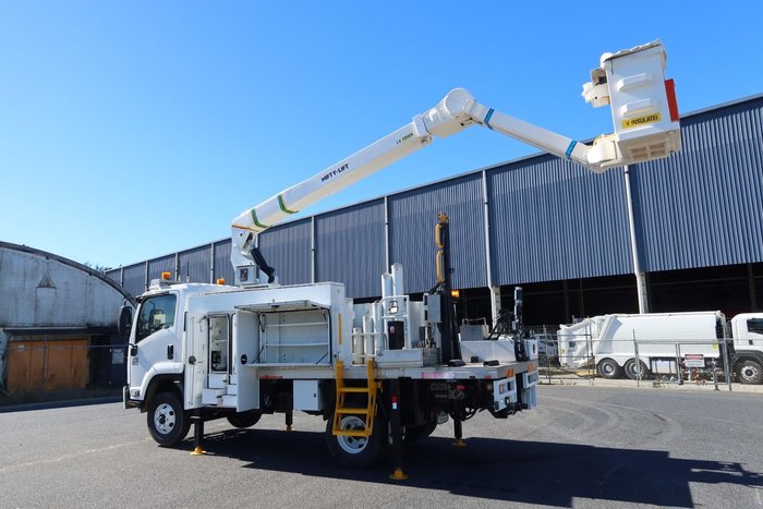 2014 Isuzu F Series FRR 500