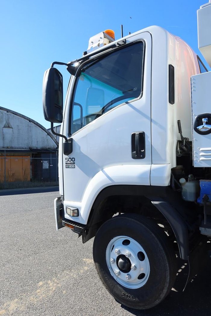 2014 Isuzu F Series FRR 500