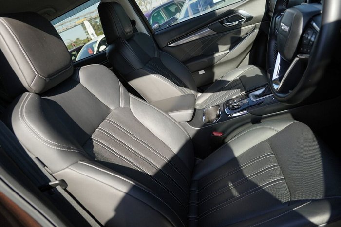 2022 Isuzu MU-X LS-T
