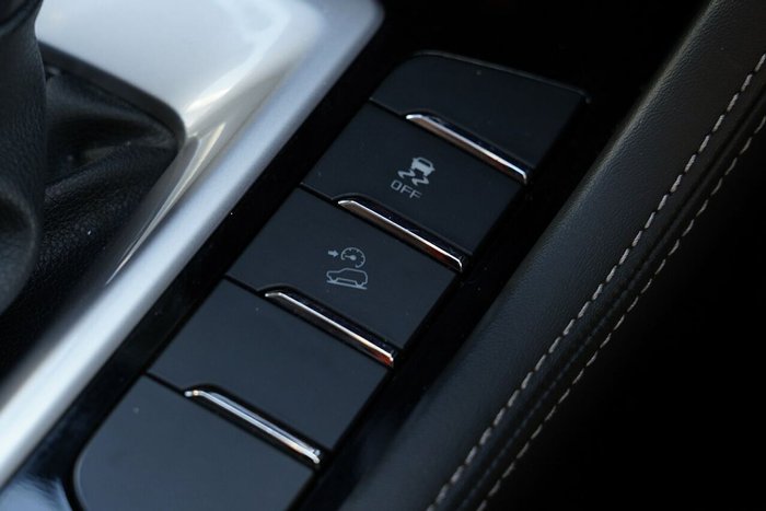2022 Isuzu MU-X LS-T