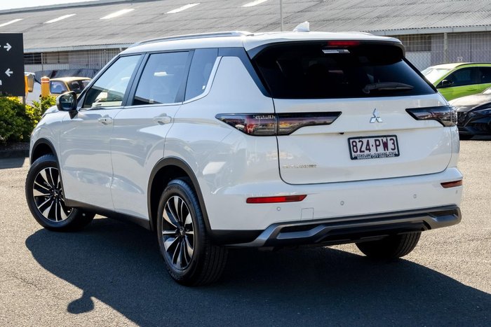 2025 Mitsubishi Outlander LS