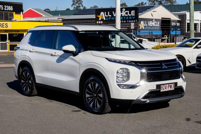 2025 Mitsubishi Outlander LS