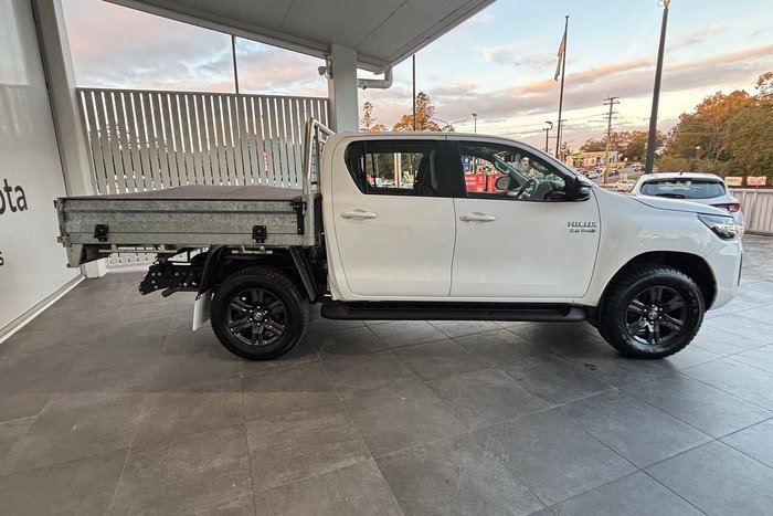 2023 Toyota Hilux SR