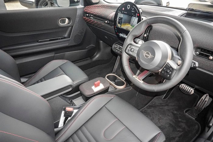 2026 MINI Cooper JCW Favoured