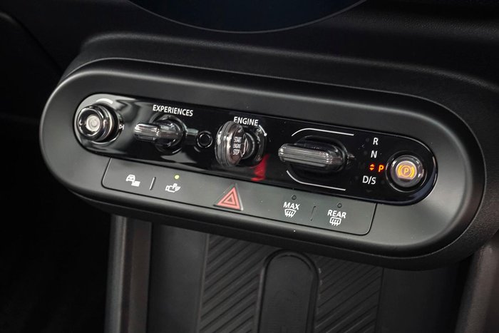 2026 MINI Cooper JCW Favoured