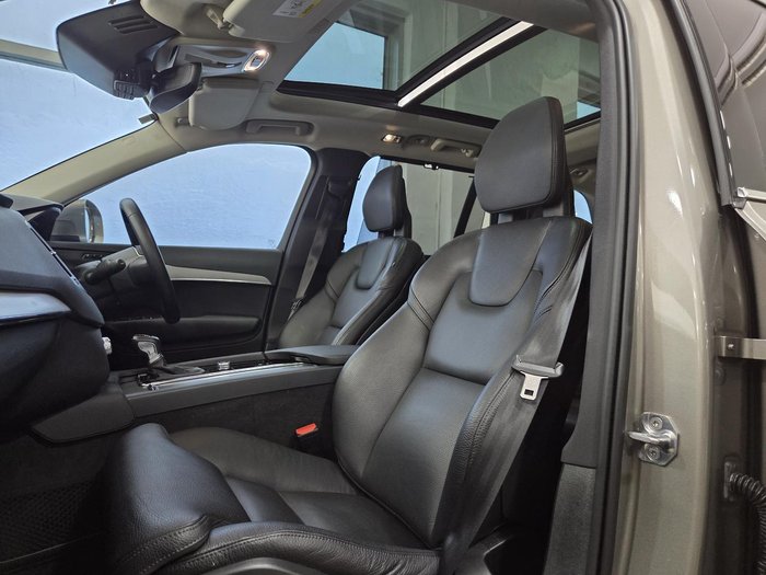 2020 Volvo XC90 D5 Momentum
