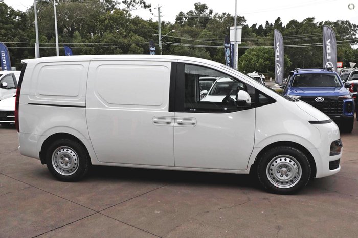 2026 Hyundai STARIA LOAD