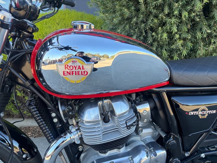 2025 Royal Enfield INTERCEPTOR 650 E5 CLASSIC