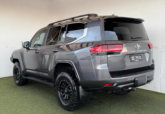 2024 Toyota Landcruiser VX