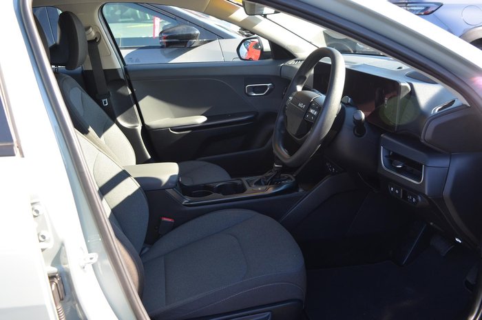 2025 Kia K4 Sport