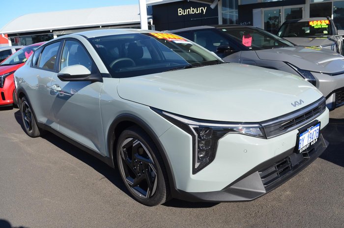 2025 Kia K4 Sport
