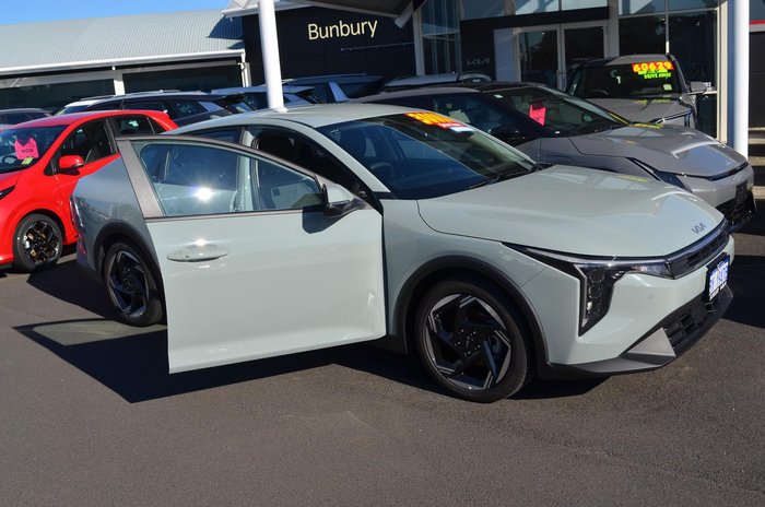 2025 Kia K4 Sport