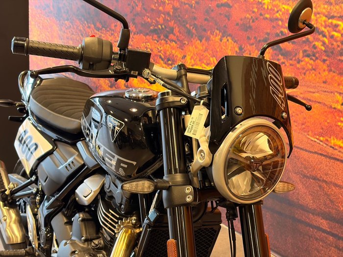 2026 Triumph Tracker 400 Tracker Black