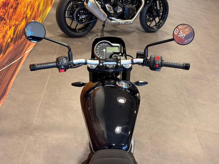 2026 Triumph Tracker 400 Tracker Black