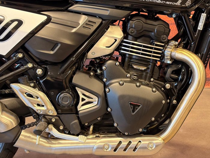 2026 Triumph Tracker 400 Tracker Black