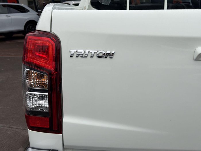 2021 Mitsubishi Triton GLX