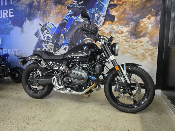 2024 BMW Motorrad R 12 HL BLACK