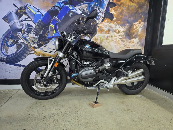 2024 BMW Motorrad R 12 HL BLACK