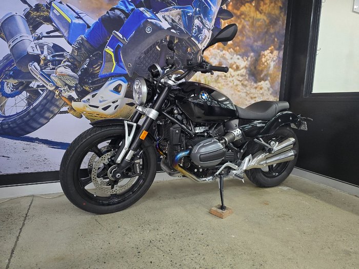 2024 BMW Motorrad R 12 HL BLACK