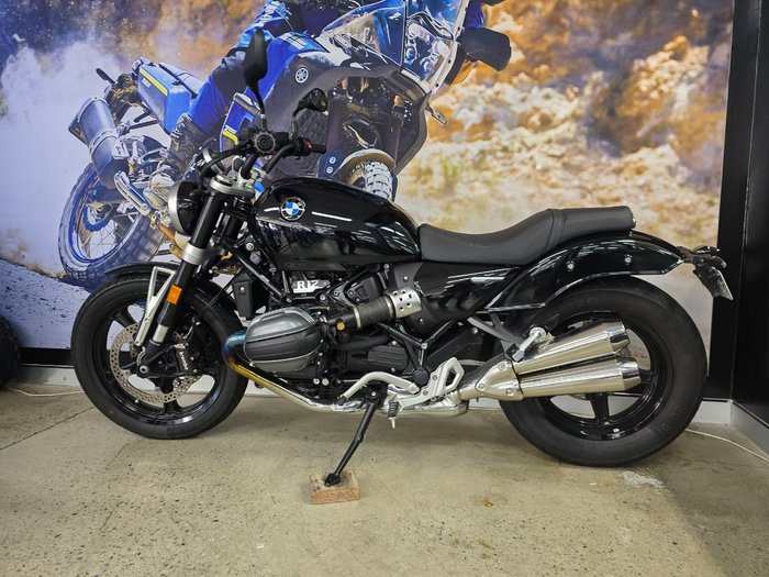 2024 BMW Motorrad R 12 HL BLACK