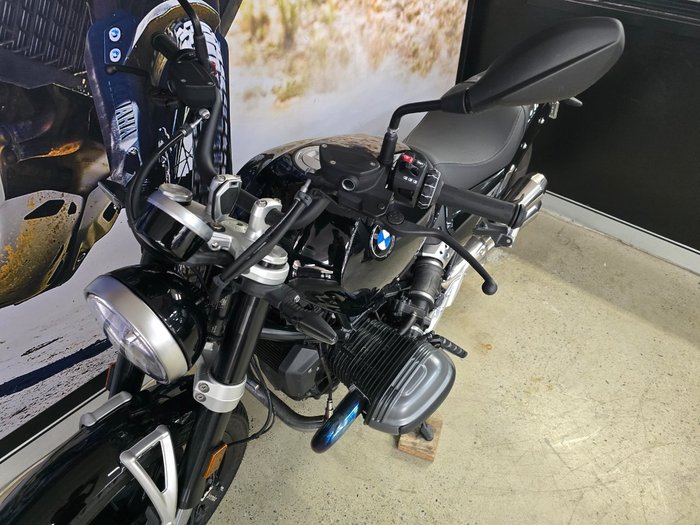 2024 BMW Motorrad R 12 HL BLACK