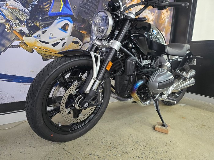 2024 BMW Motorrad R 12 HL BLACK