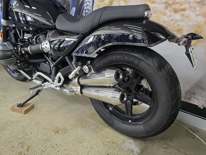 2024 BMW Motorrad R 12 HL BLACK