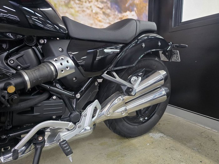 2024 BMW Motorrad R 12 HL BLACK