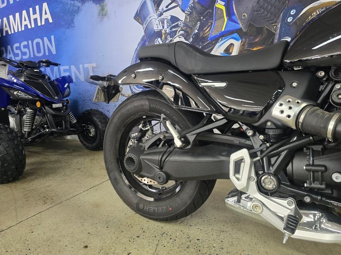 2024 BMW Motorrad R 12 HL BLACK