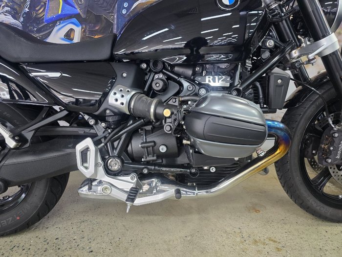 2024 BMW Motorrad R 12 HL BLACK