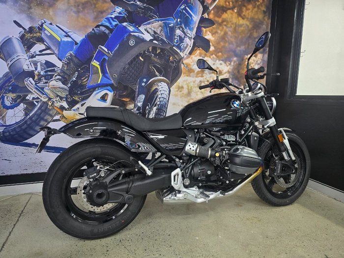 2024 BMW Motorrad R 12 HL BLACK