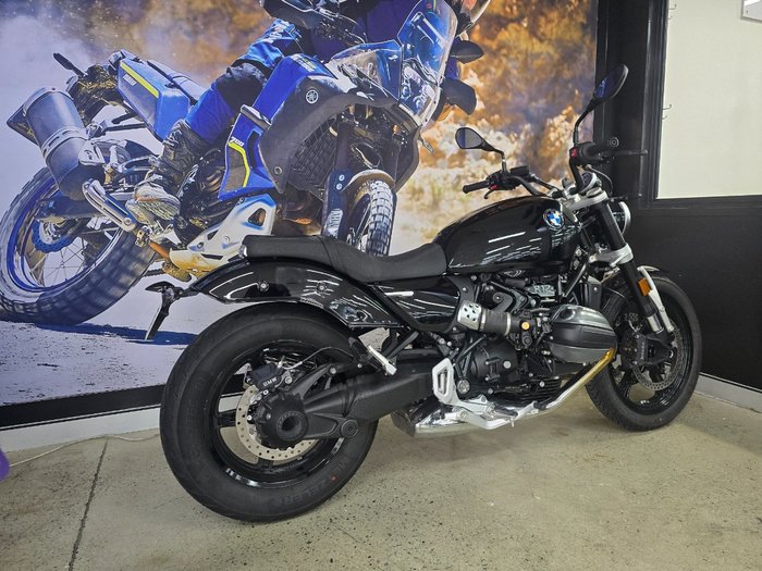 2024 BMW Motorrad R 12 HL BLACK